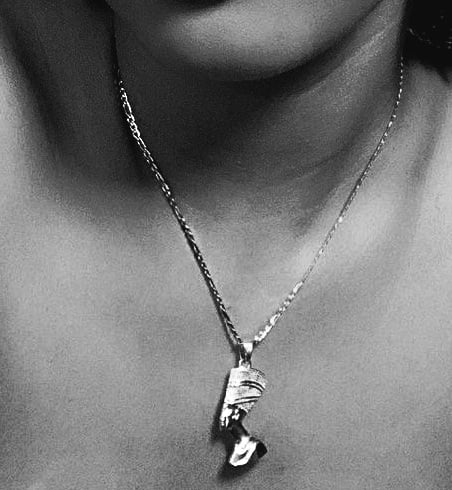 Eqyptian Queen Nefertiti Pendant Necklace