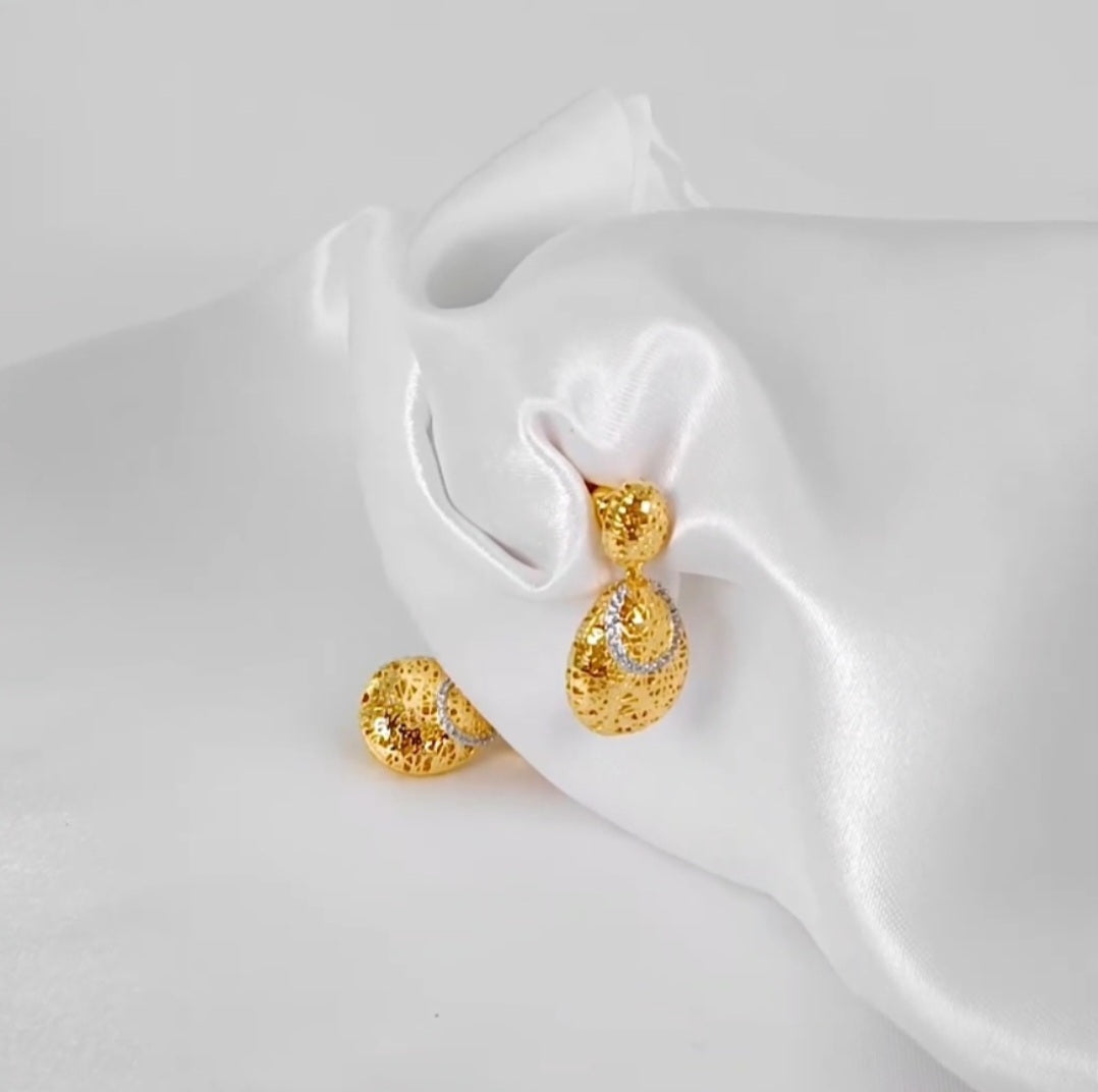 Luna Hollow Drop Earrings